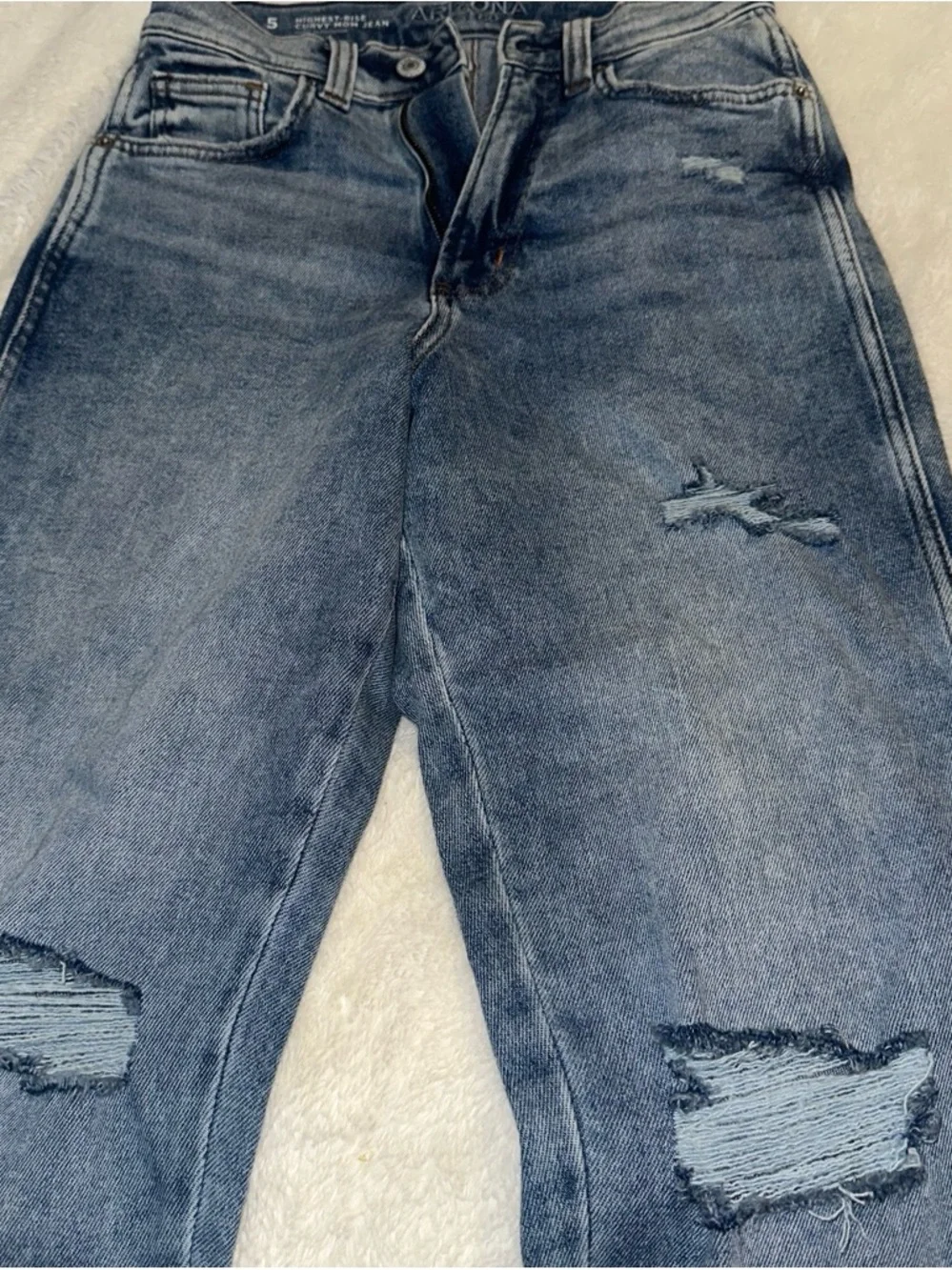 Arizona Jean Company Light Blue Highest-Rise Curvy Mom Jeans - Picture 3 of 5